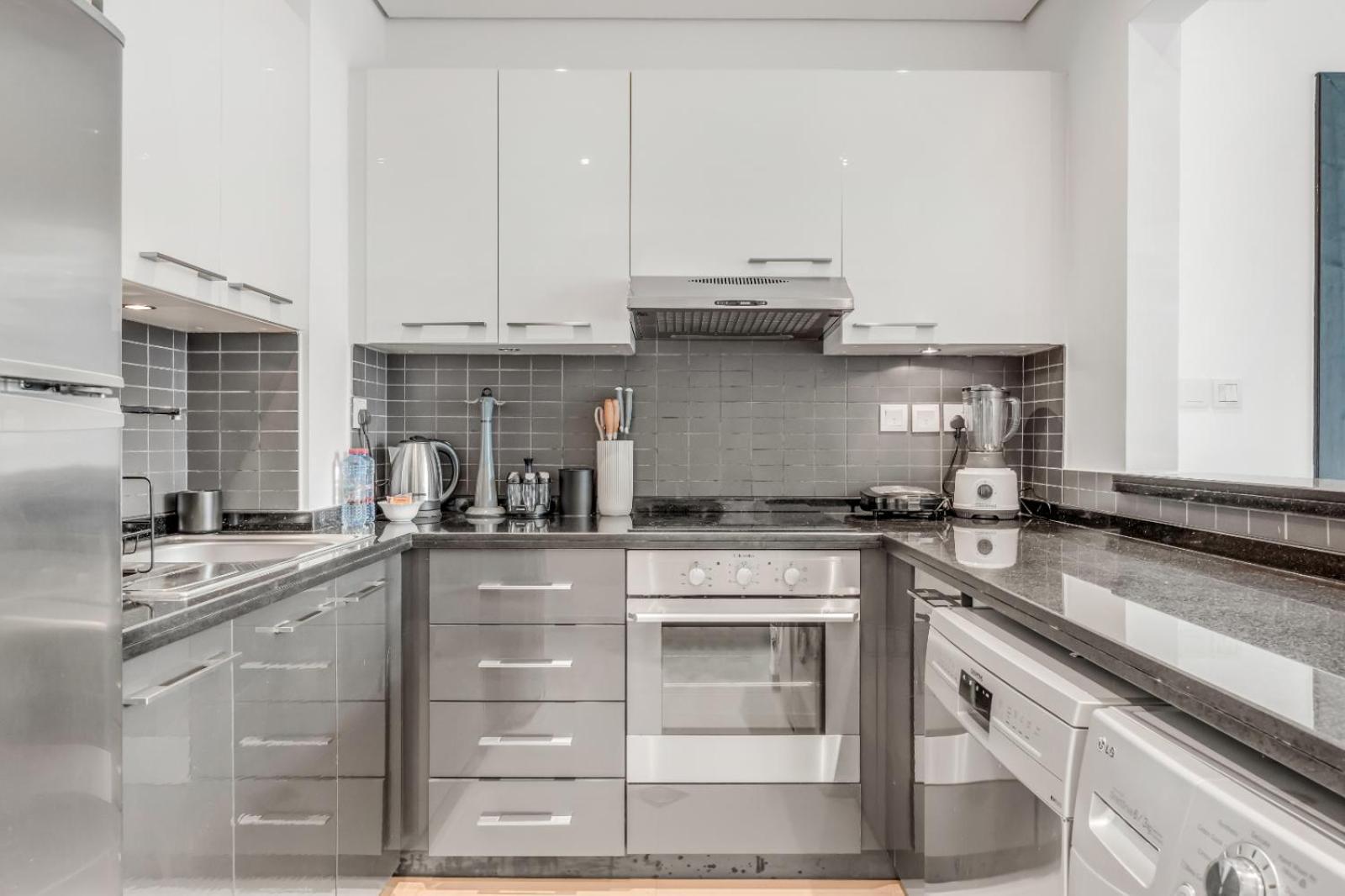 Marina Elegant 1 Bedroom On The Canal Apartment *