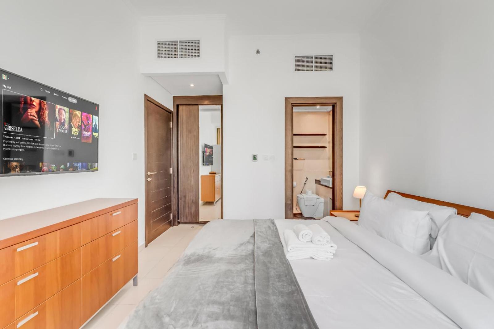 Marina Elegant 1 Bedroom On The Canal Apartment Dubai